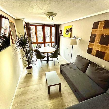 Paraguas Guesthouse Oviedo Ngoại thất bức ảnh