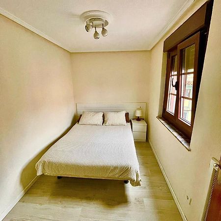 Paraguas Guesthouse Oviedo Ngoại thất bức ảnh