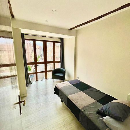 Paraguas Guesthouse Oviedo Ngoại thất bức ảnh