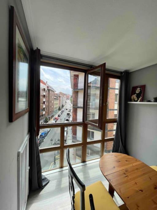 Paraguas Guesthouse Oviedo Ngoại thất bức ảnh