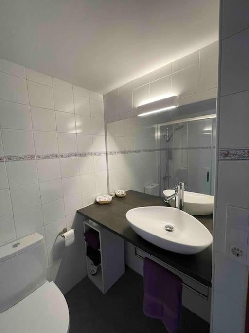Paraguas Guesthouse Oviedo Ngoại thất bức ảnh